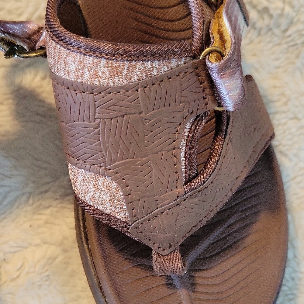 Brown Thong-Style Sandals with Cushioned Footbed - Picture 5 of 14